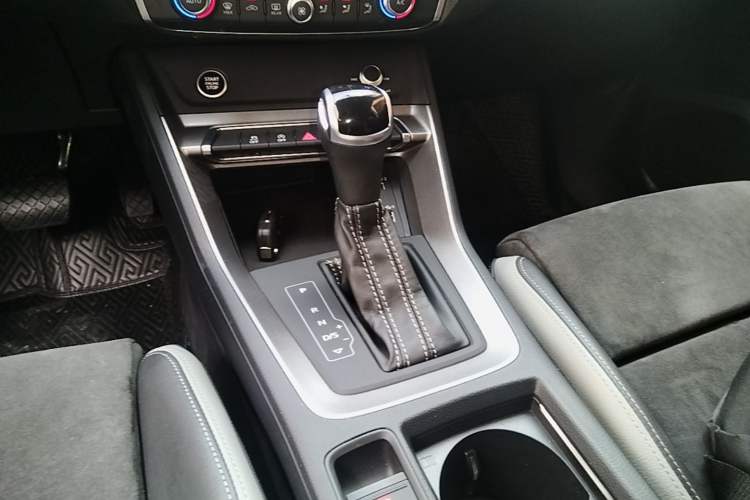 Used Audi Q3 2021 35 TFSI Fashion Dynamic Model Gear Lever