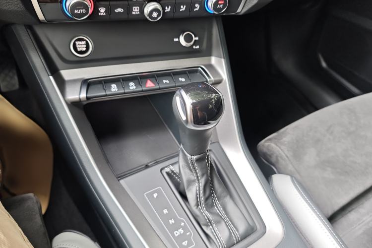 Used Audi Q3 2021 35 TFSI Fashion Dynamic Model Gear Lever