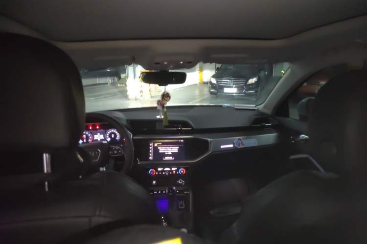 Used Audi Q3 2021 40 TFSI Fashion Dynamic Model Headliner