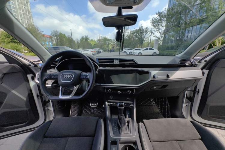 Used Audi Q3 2021 40 TFSI Fashion Dynamic Model Interior 1