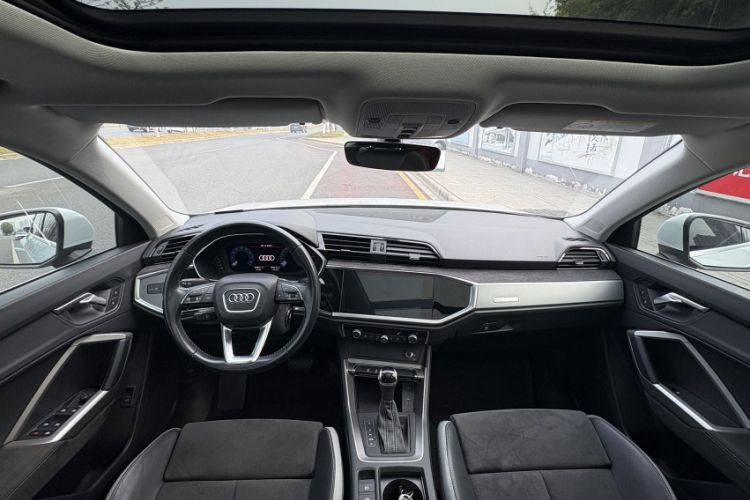 Used Audi Q3 2021 35 TFSI Progressive Dynamic Edition Interior 1