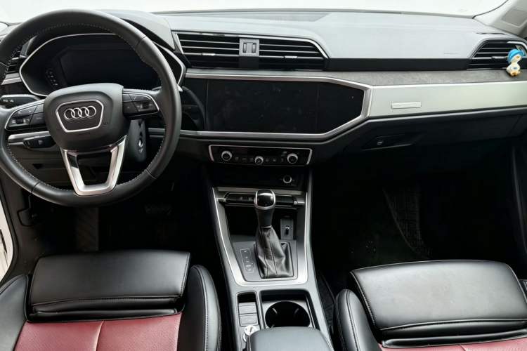 Used Audi Q3 2021 35 TFSI Progressive Dynamic Edition Interior 1