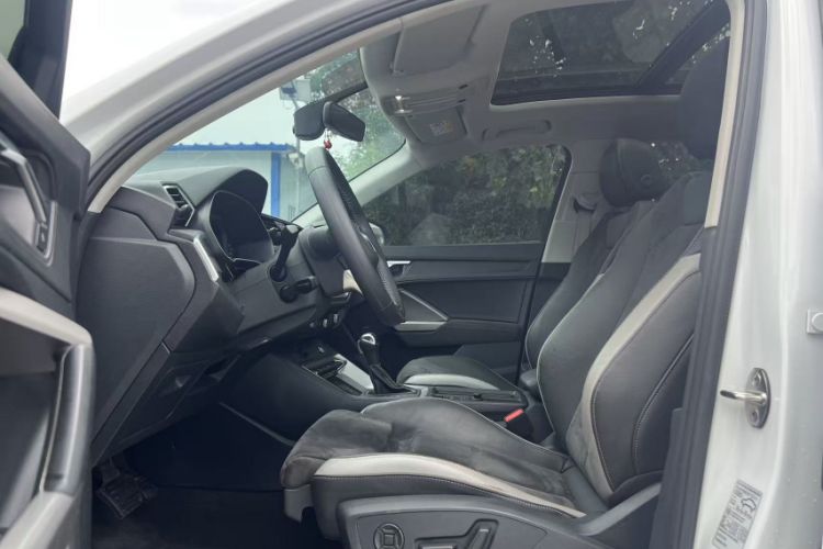 Used Audi Q3 2021 35 TFSI Progressive Dynamic Edition Interior 1
