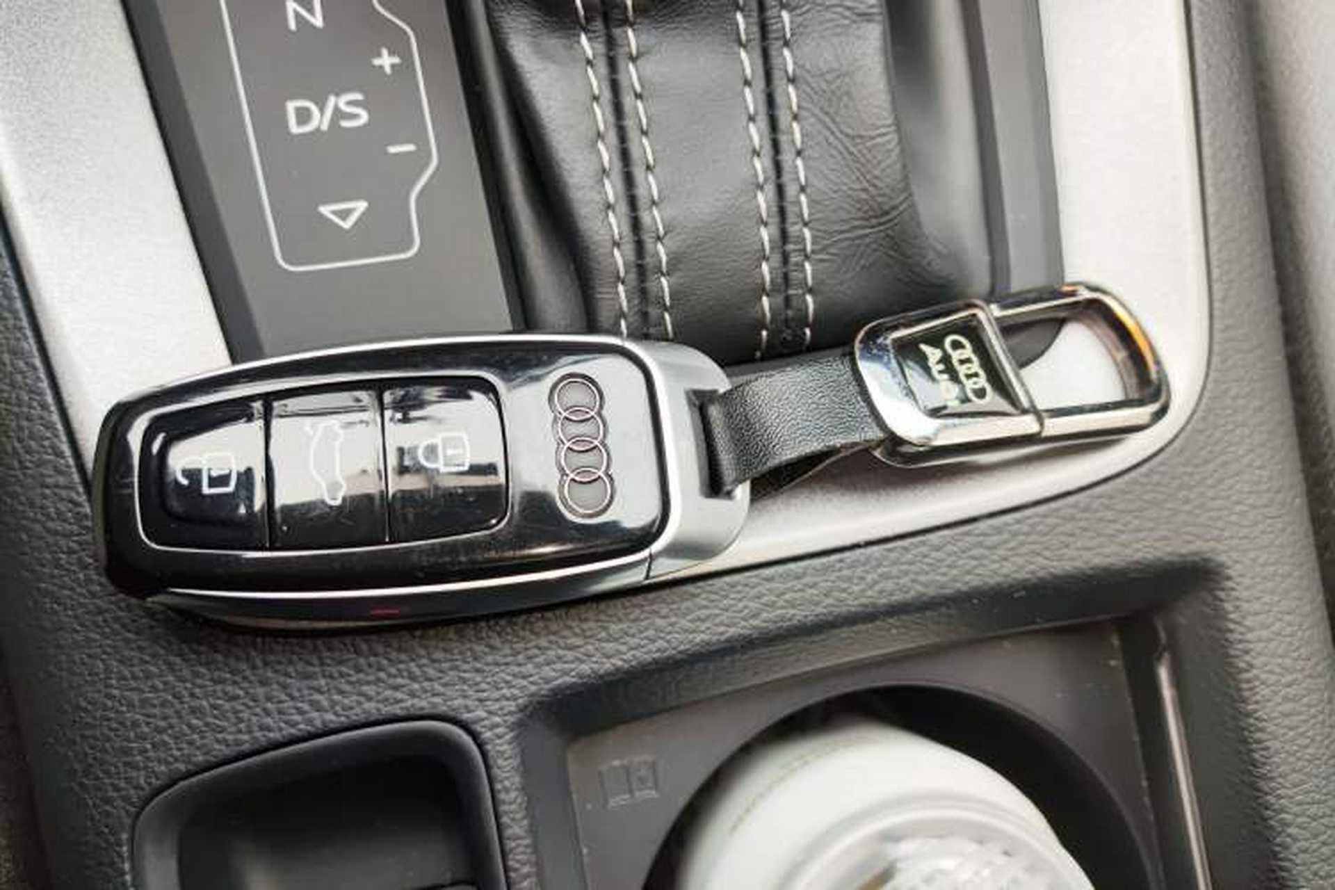 Used Audi Q3 2021 35 TFSI Fashion Dynamic Model Interior 1