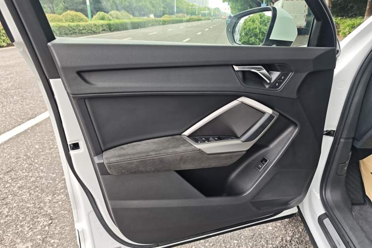 Used Audi Q3 2021 35 TFSI Fashion Dynamic Model Interior 1