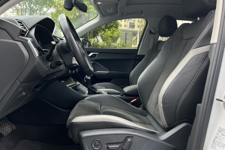 Used Audi Q3 2021 35 TFSI Progressive Dynamic Edition Interior 12