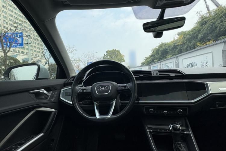 Used Audi Q3 2021 35 TFSI Progressive Dynamic Edition Interior 2