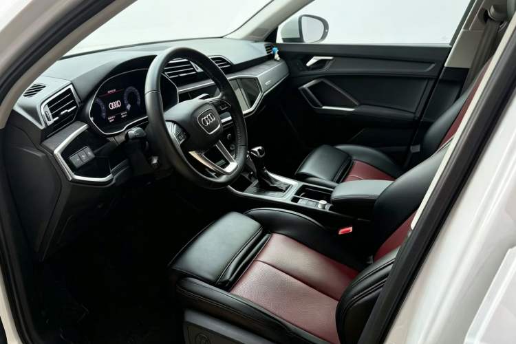 Used Audi Q3 2021 35 TFSI Progressive Dynamic Edition Interior 2