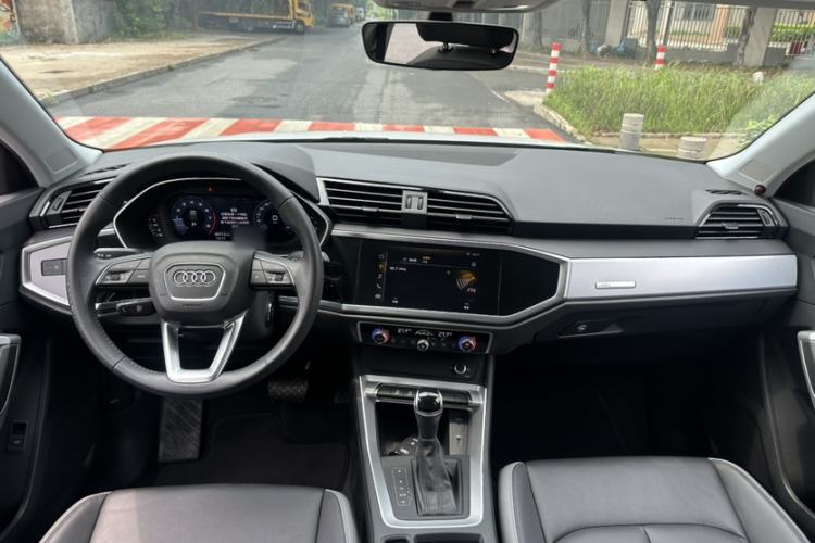 Used Audi Q3 2021 35 TFSI Advanced Style Edition Interior 2