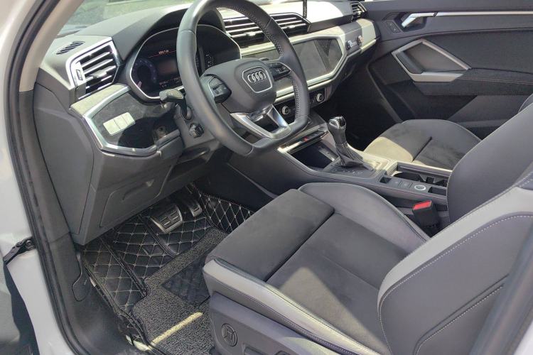 Used Audi Q3 2021 40 TFSI Fashion Dynamic Model Interior 3