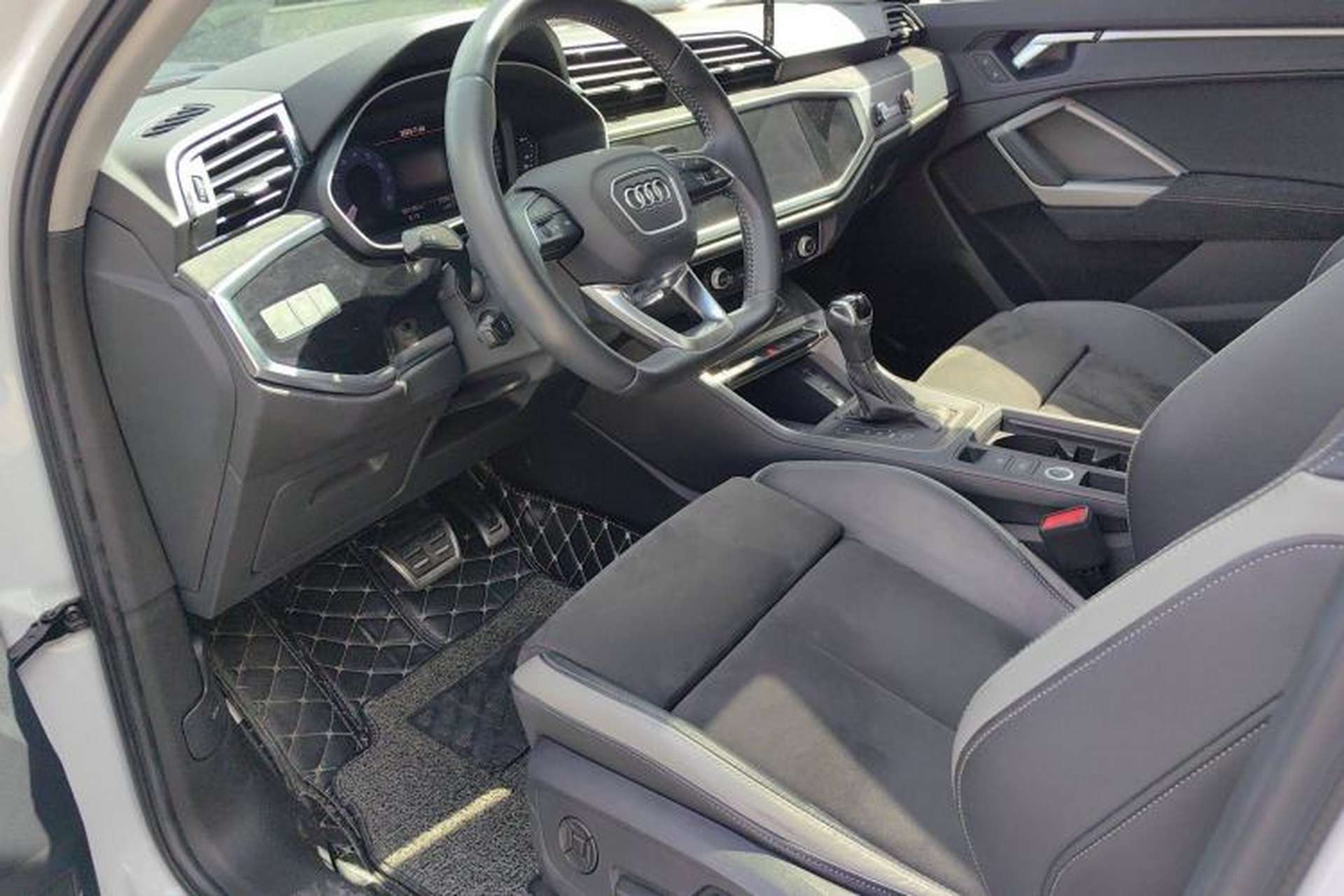 Used Audi Q3 2021 40 TFSI Fashion Dynamic Model Interior 3
