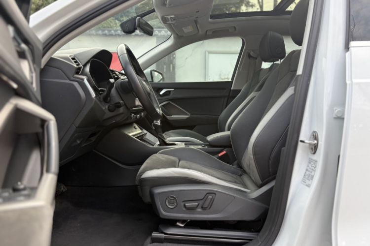 Used Audi Q3 2021 35 TFSI Progressive Dynamic Edition Interior 3