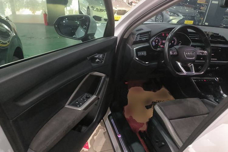 Used Audi Q3 2021 35 TFSI Fashion Dynamic Model Interior 3
