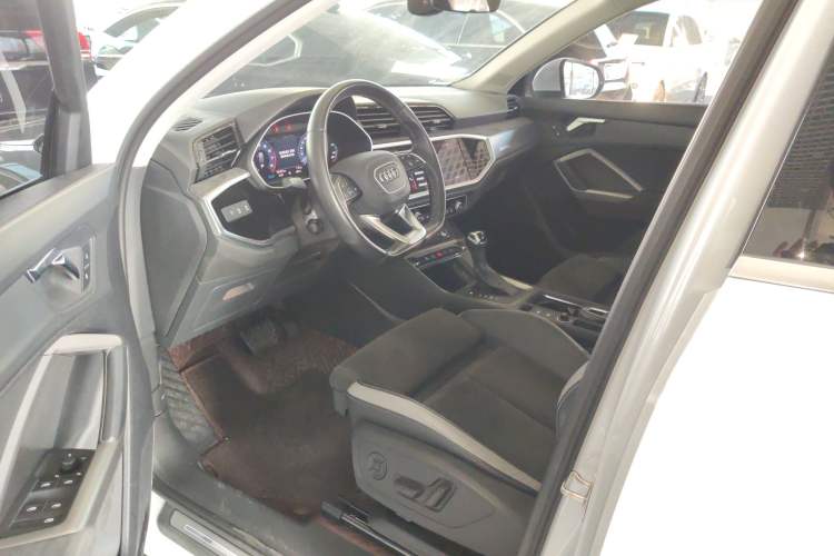 Used Audi Q3 2021 35 TFSI Fashion Dynamic Model Interior 3