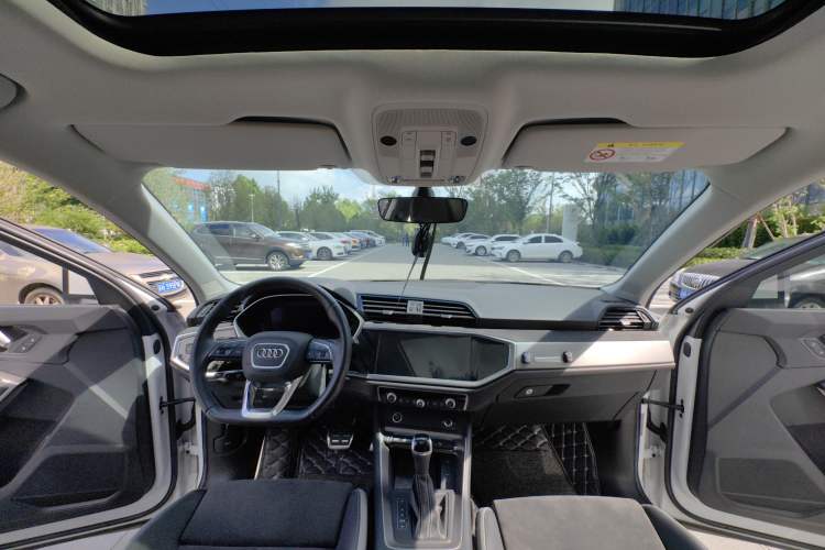 Used Audi Q3 2021 40 TFSI Fashion Dynamic Model Interior 4