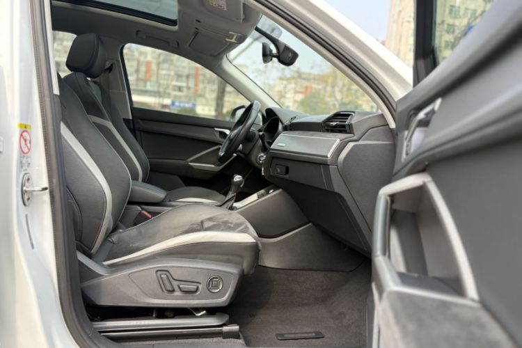 Used Audi Q3 2021 35 TFSI Progressive Dynamic Edition Interior 5