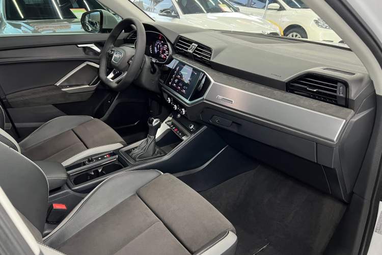 Used Audi Q3 2021 35 TFSI Fashion Dynamic Model Interior 5