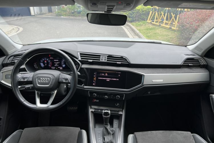 Used Audi Q3 2021 35 TFSI Progressive Dynamic Edition Interior 7