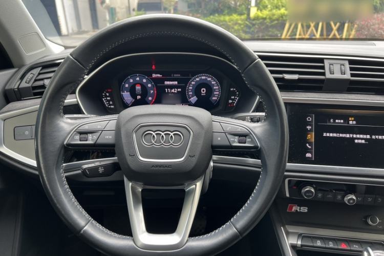 Used Audi Q3 2021 35 TFSI Progressive Dynamic Edition Interior 9