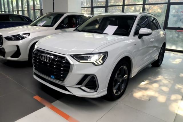 Audi Q3 2021 35 TFSI Fashion Dynamic Model с пробегом