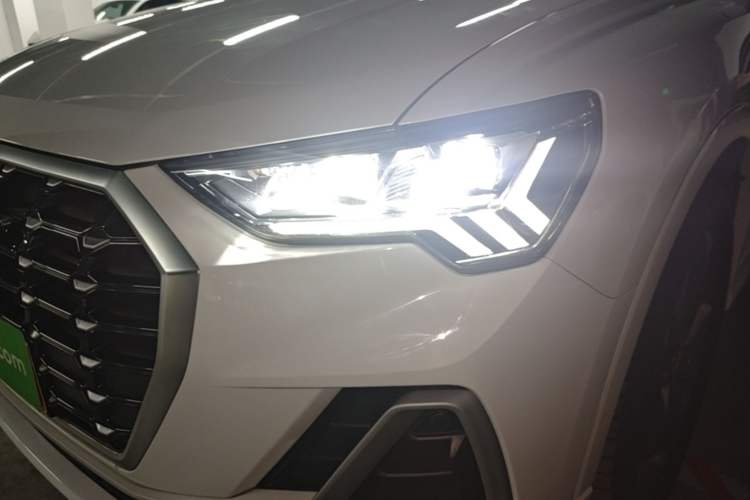 Used Audi Q3 2021 35 TFSI Progressive Dynamic Edition Left Front Headlight