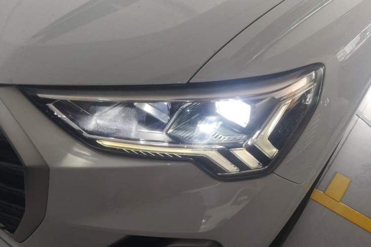 Used Audi Q3 2021 35 TFSI Progressive Dynamic Edition Left Front Headlight