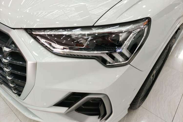 Used Audi Q3 2021 40 TFSI Fashion Dynamic Model Left Front Headlight