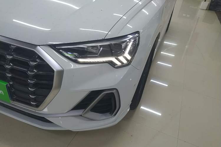Used Audi Q3 2021 35 TFSI Fashion Dynamic Model Left Front Headlight