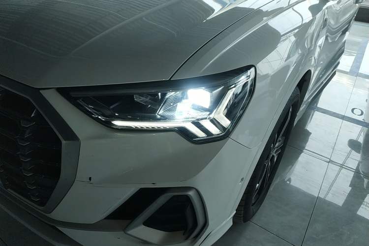 Used Audi Q3 2021 45 TFSI quattro Fashion Dynamic Model Left Front Headlight