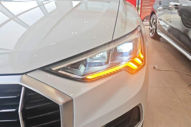 Used Audi Q3 2021 35 TFSI Fashionable and Elegant Model Left Front Headlight