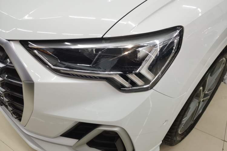 Used Audi Q3 2021 40 TFSI Fashion Dynamic Model Left Front Headlight