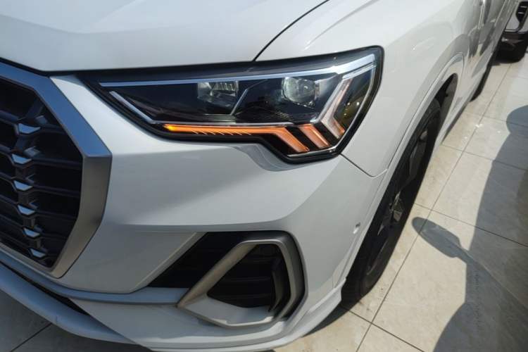 Used Audi Q3 2021 35 TFSI Fashion Dynamic Model Left Front Headlight
