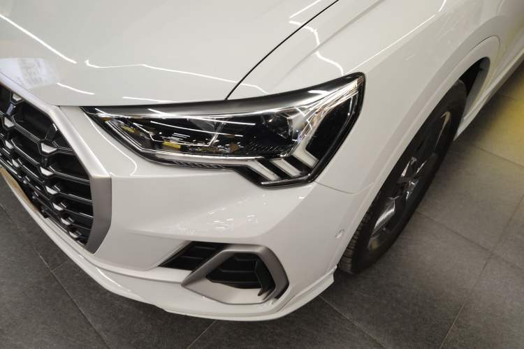 Used Audi Q3 2021 35 TFSI Fashion Dynamic Model Left Front Headlight