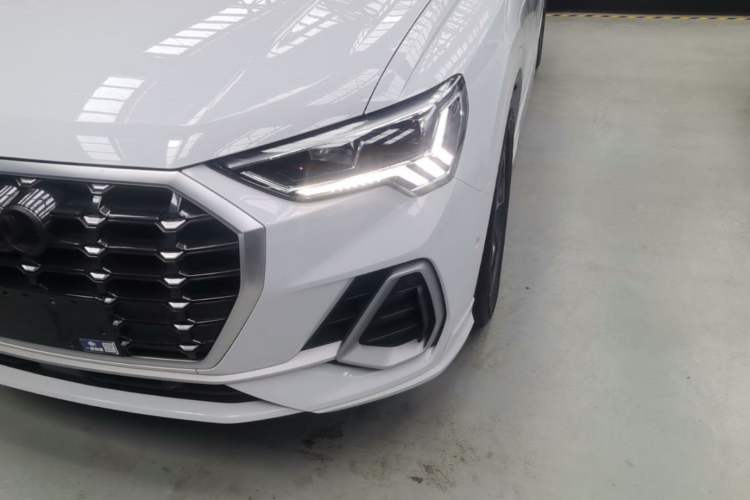 Used Audi Q3 2021 35 TFSI Fashion Dynamic Model Left Front Headlight