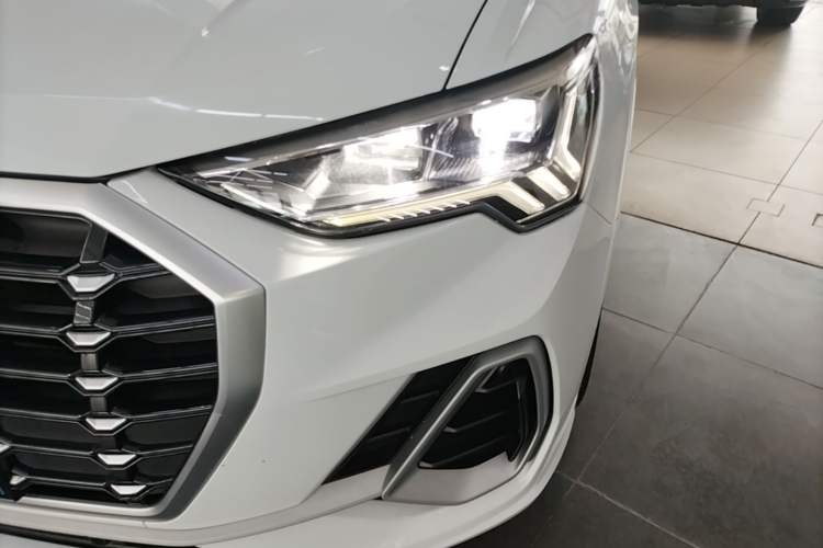 Used Audi Q3 2021 35 TFSI Progressive Dynamic Edition Left Front Headlight