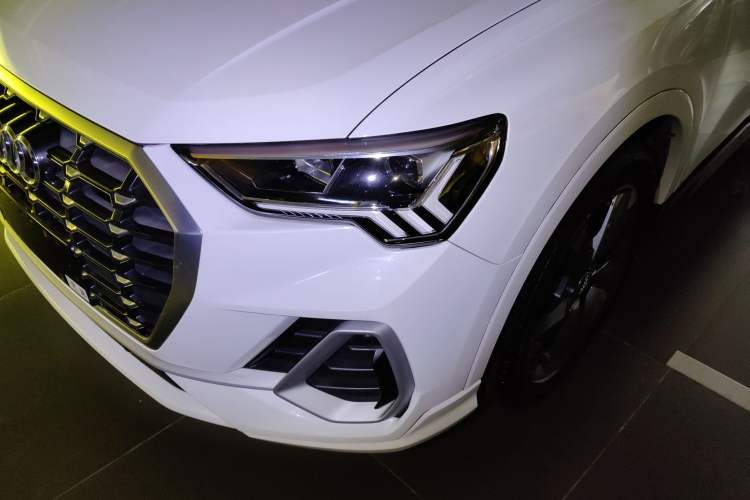 Used Audi Q3 2021 35 TFSI Fashion Dynamic Model Left Front Headlight
