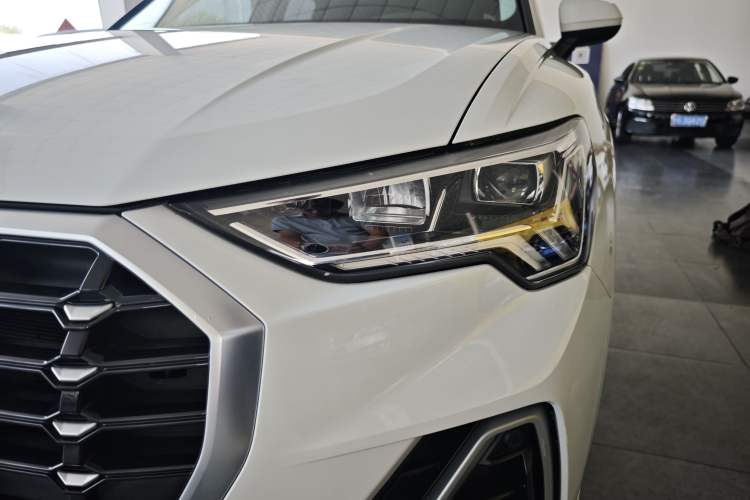 Used Audi Q3 2021 35 TFSI Progressive Dynamic Edition Left Front Headlight