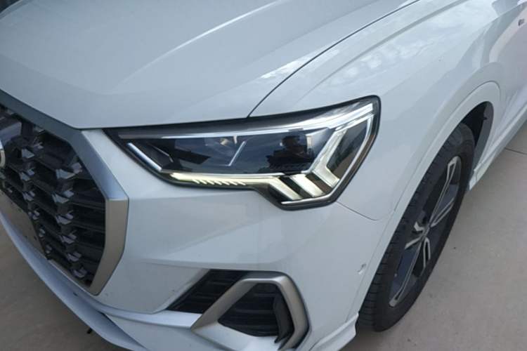 Used Audi Q3 2021 45 TFSI quattro Fashion Dynamic Model Left Front Headlight