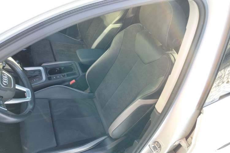 Used Audi Q3 2021 35 TFSI Progressive Dynamic Edition Left Front Seat