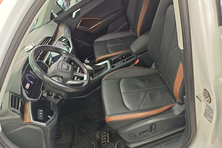 Used Audi Q3 2021 35 TFSI Fashionable and Elegant Model Left Front Seat