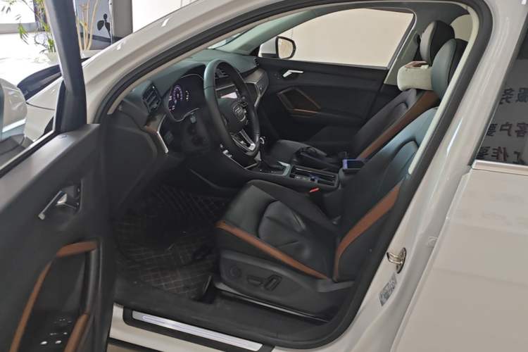 Used Audi Q3 2021 35 TFSI Fashionable and Elegant Model Left Front Seat