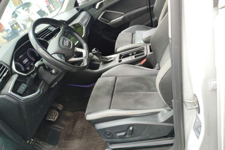Used Audi Q3 2021 45 TFSI quattro Luxury Dynamic Model Left Front Seat