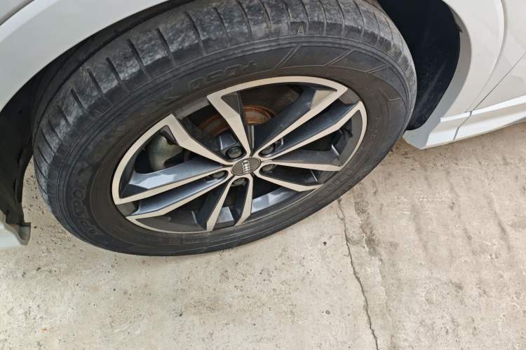Used Audi Q3 2021 35 TFSI Progressive Dynamic Edition Left Front Wheel Hub