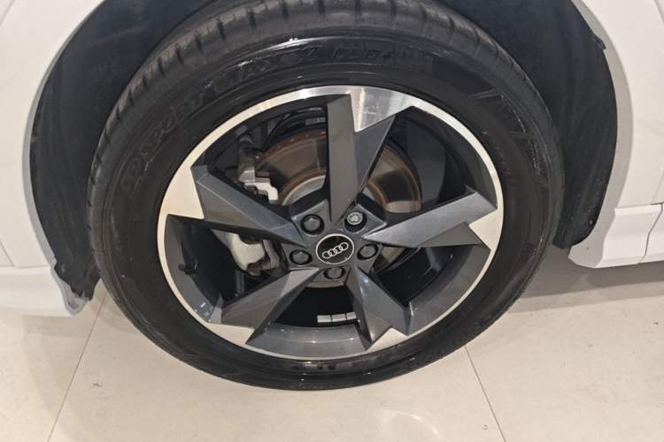 Used Audi Q3 2021 35 TFSI Fashion Dynamic Model Left Front Wheel Hub
