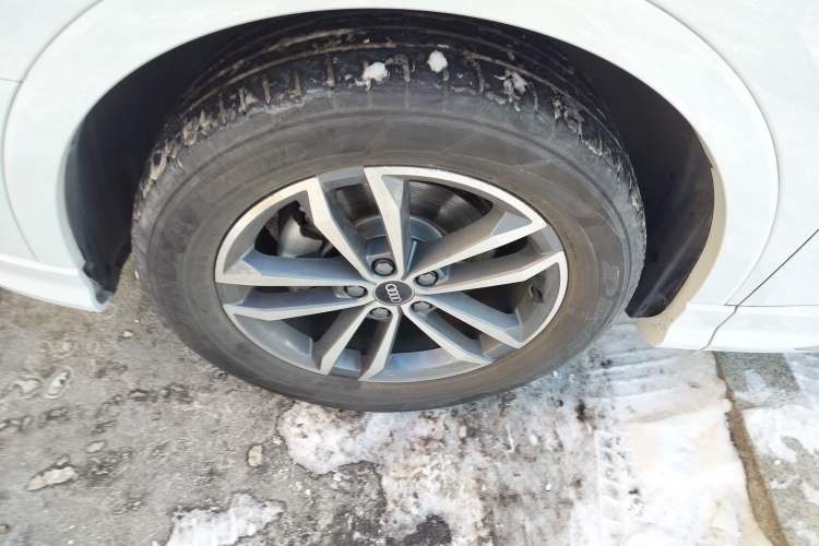 Used Audi Q3 2021 35 TFSI Progressive Dynamic Edition Left Front Wheel Hub