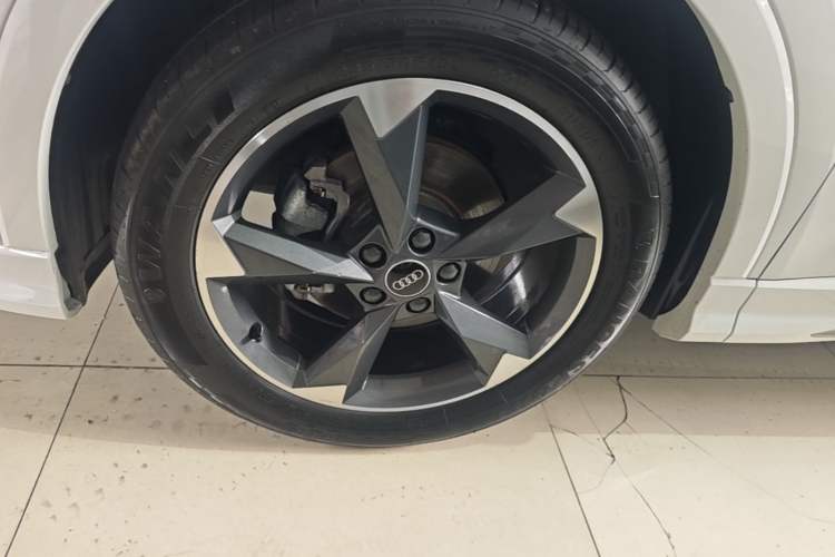 Used Audi Q3 2021 35 TFSI Fashion Dynamic Model Left Front Wheel Hub