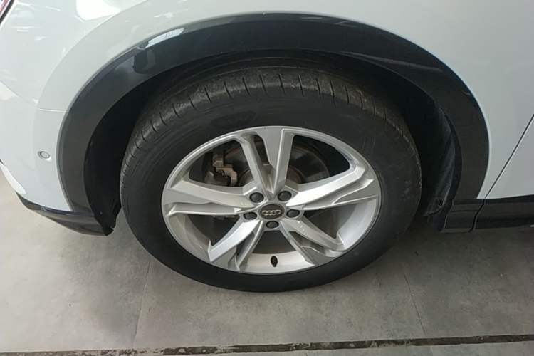 Used Audi Q3 2021 35 TFSI Fashionable and Elegant Model Left Front Wheel Hub