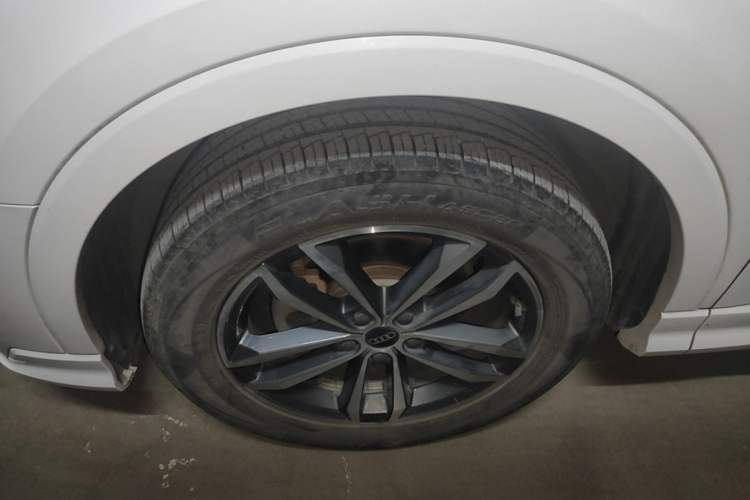 Used Audi Q3 2021 35 TFSI Progressive Dynamic Edition Left Front Wheel Hub