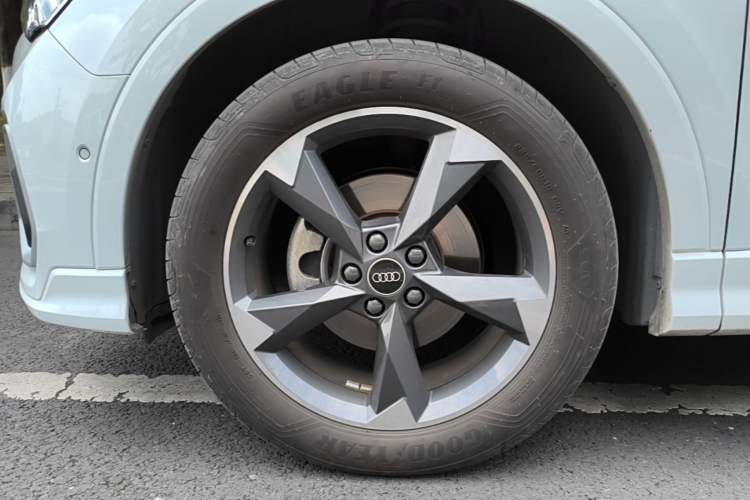 Used Audi Q3 2021 35 TFSI Fashion Dynamic Model Left Front Wheel Hub