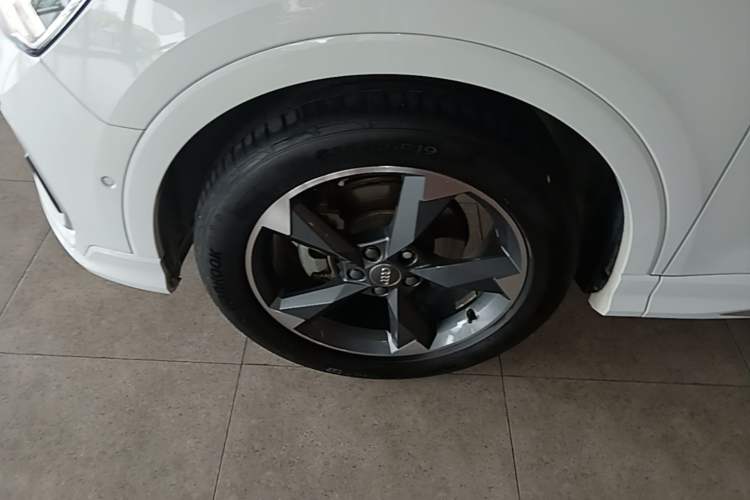 Used Audi Q3 2021 35 TFSI Fashion Dynamic Model Left Front Wheel Hub
